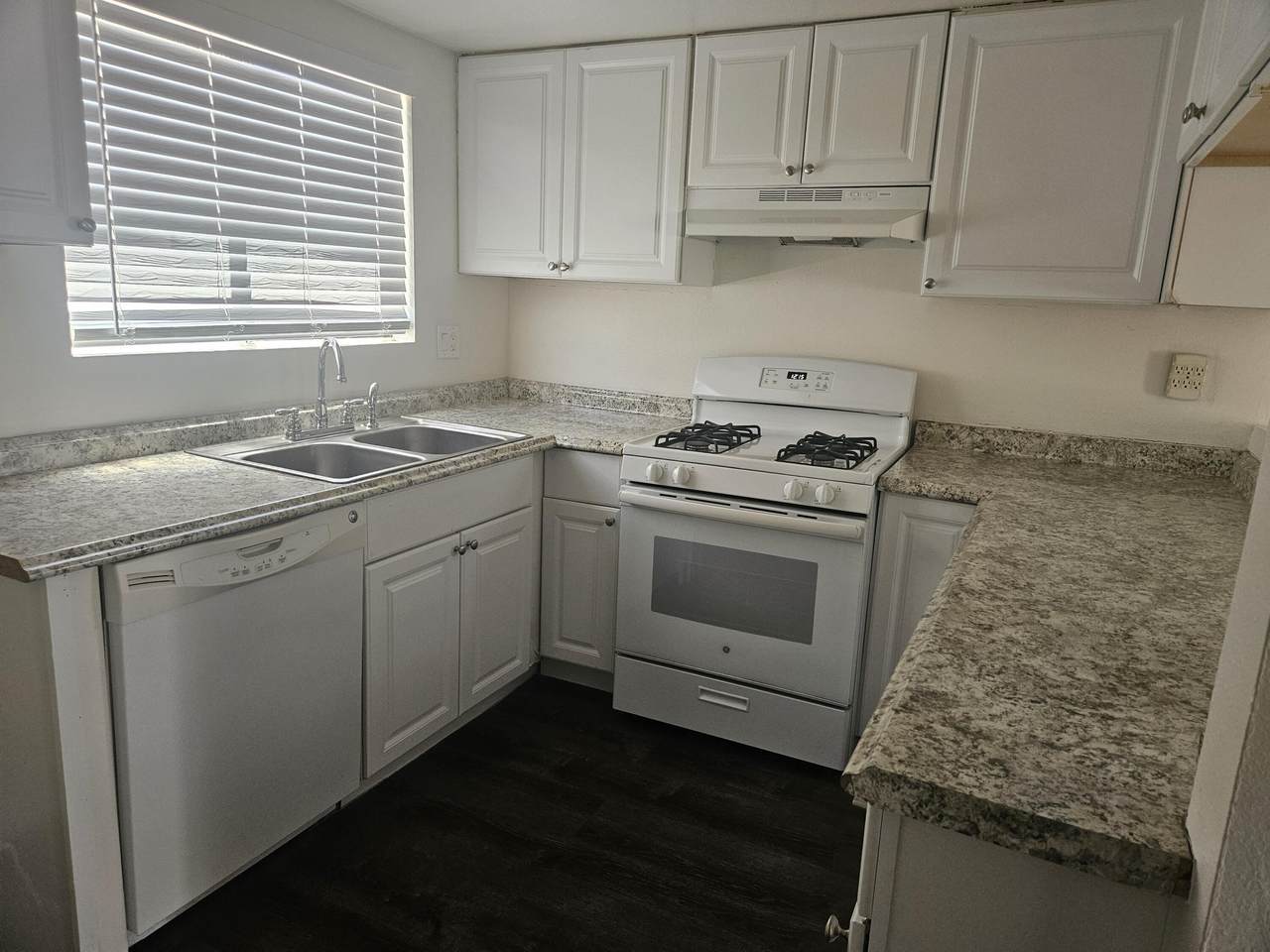 34177 Emily Way - Photo 1