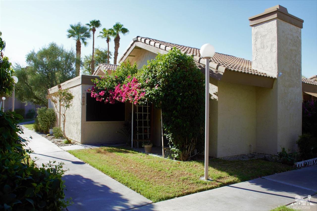 47395 Monroe Street - Photo 1