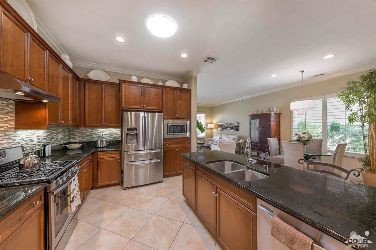 81586 Avenida Viesca - Photo 1