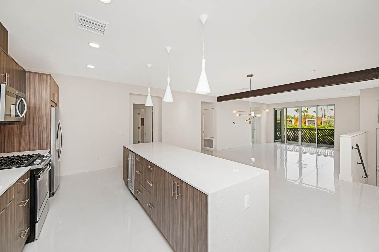 187 The Riv - Photo 1