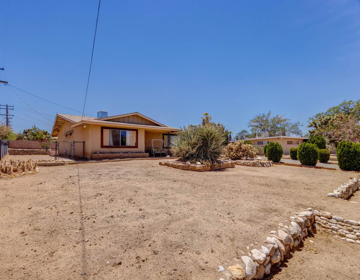 56027 Pueblo Trail - Photo 1