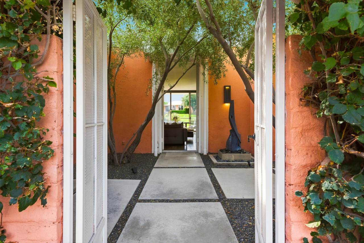 47125 El Menara Circle - Photo 1