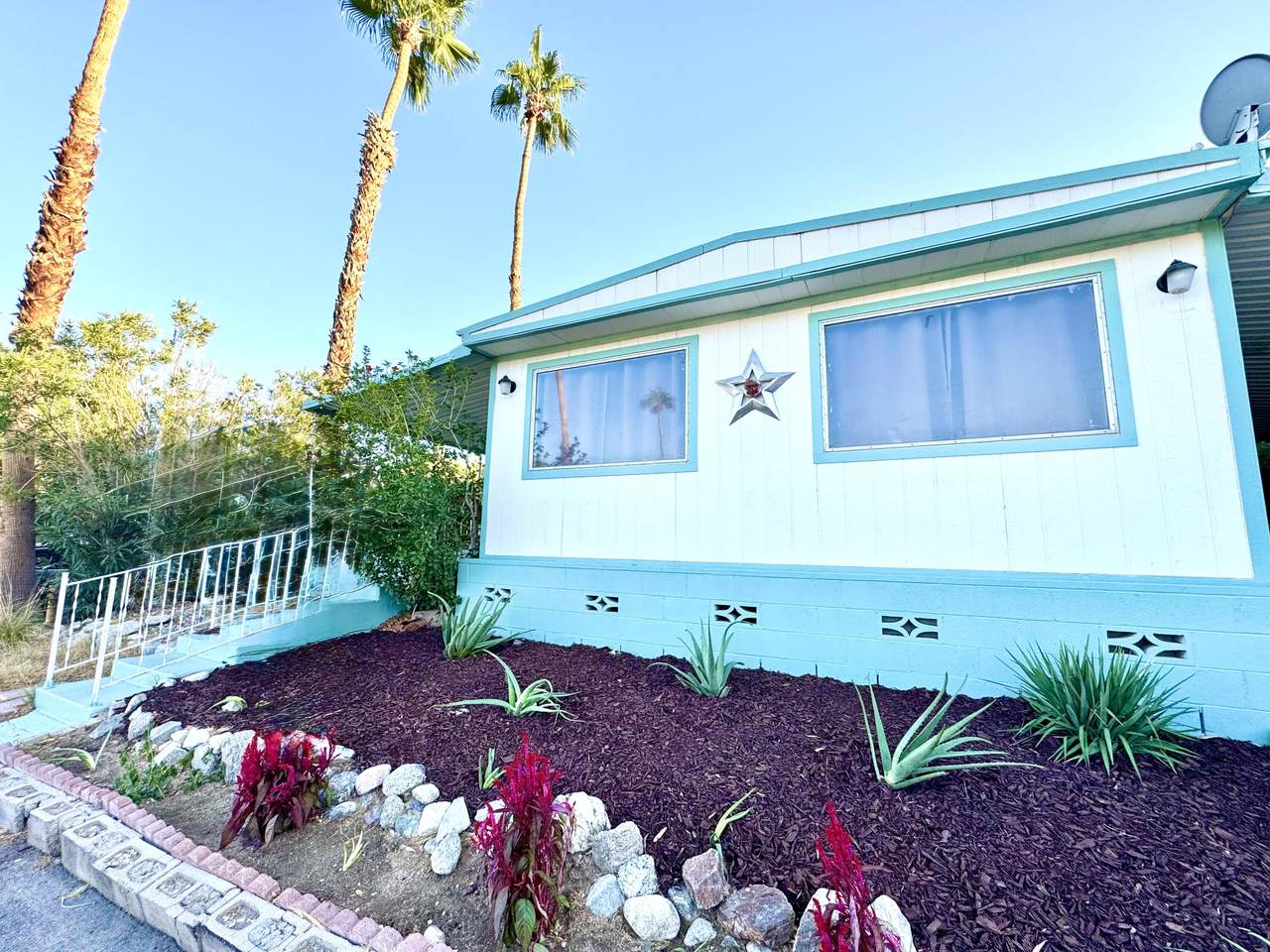 12 Yucca Lane - Photo 1