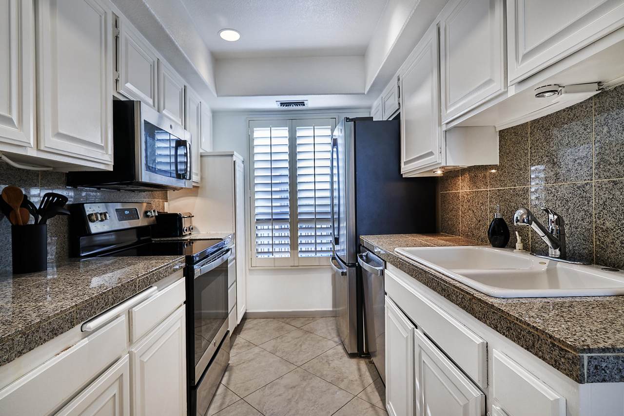 1415 Sunrise Way - Photo 1