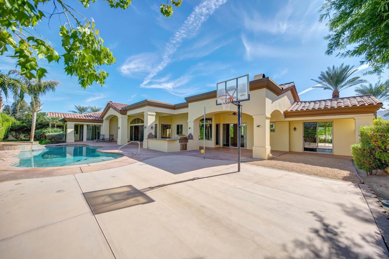 16 Villaggio Place - Photo 1