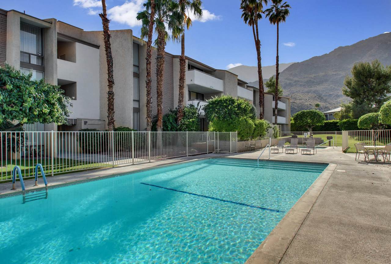 261 La Verne Way - Photo 1