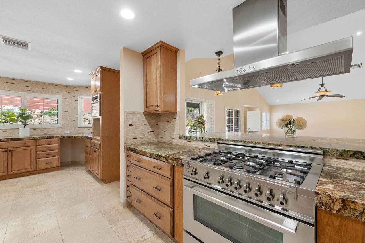 39165 Regency Way - Photo 1