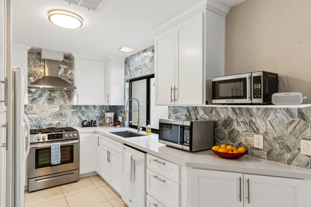 48734 Desert Flower Drive - Photo 1
