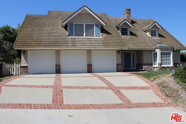 1059 Holiday Drive - Photo 1