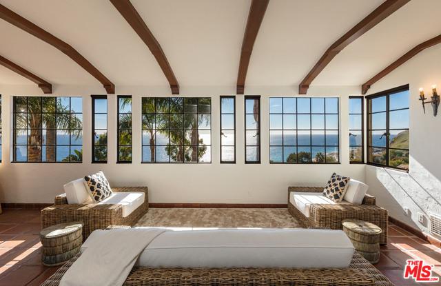 21569 Paseo Serra - Photo 1