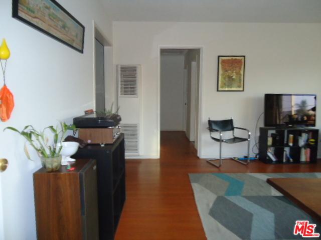1346 Sutherland Street - Photo 1