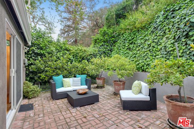 1793 Beverly Glen - Photo 1