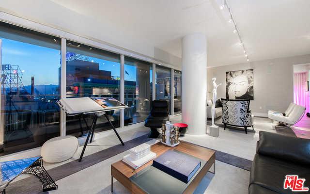 6250 Hollywood - Photo 1