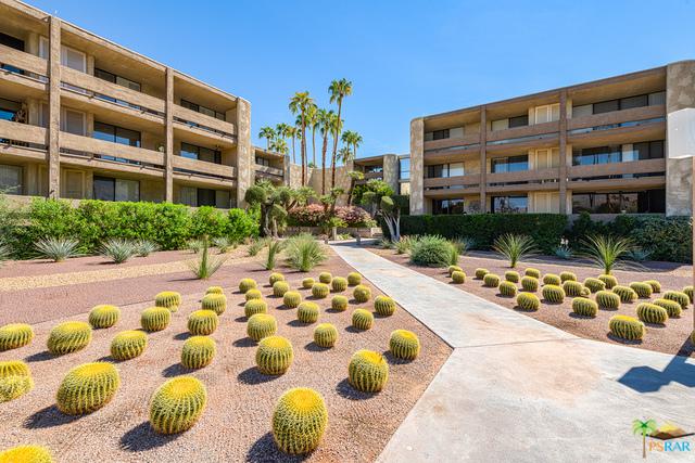 1660 La Reina Way - Photo 1