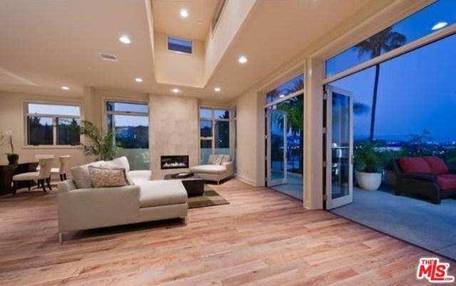 447 Doheny Drive - Photo 1