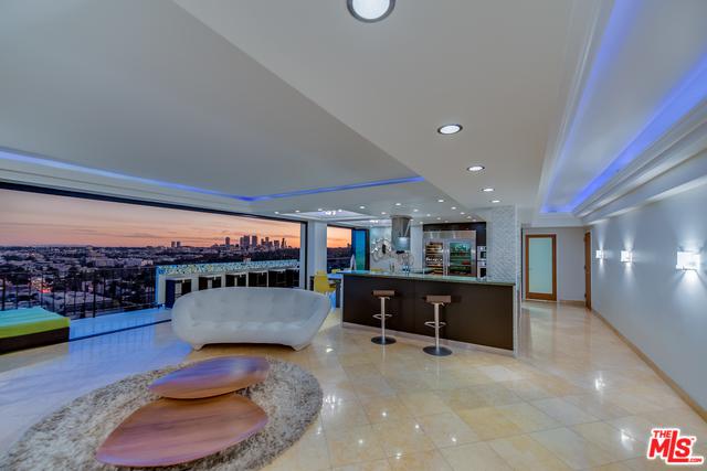 818 Doheny Drive - Photo 1