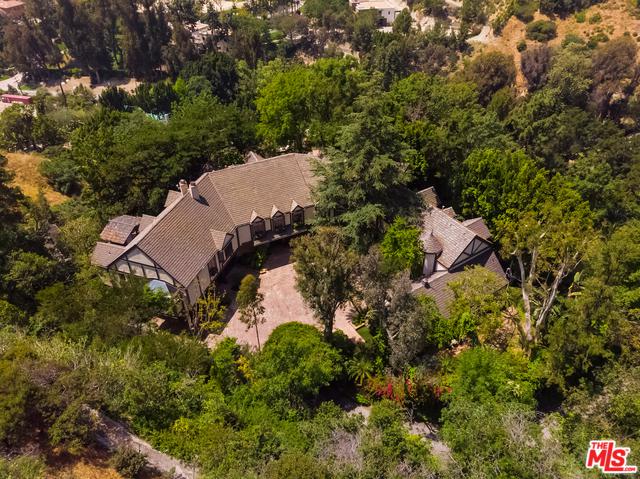 2781 Benedict Canyon Drive - Photo 1