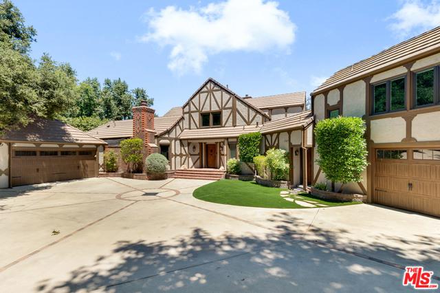 6211 Fairview Place - Photo 1