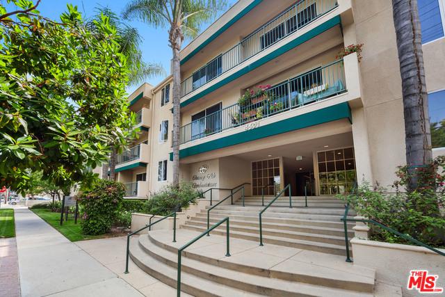 4501 Cedros Avenue - Photo 1