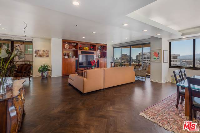 10560 Wilshire Boulevard - Photo 1