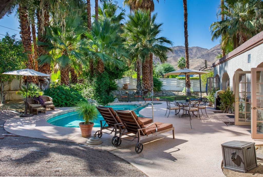 72873 Willow Street - Photo 1