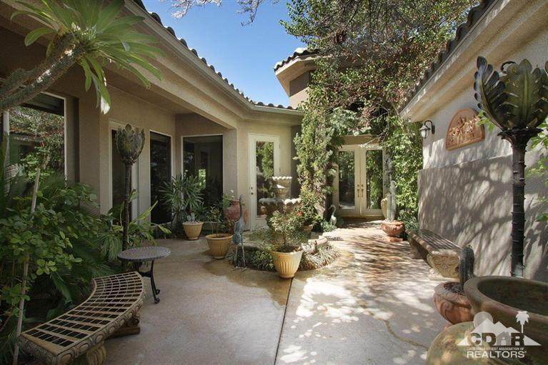 1 Elizabeth Court - Photo 1