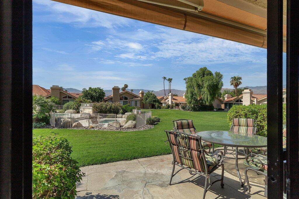 9 Acapulco Drive - Photo 1