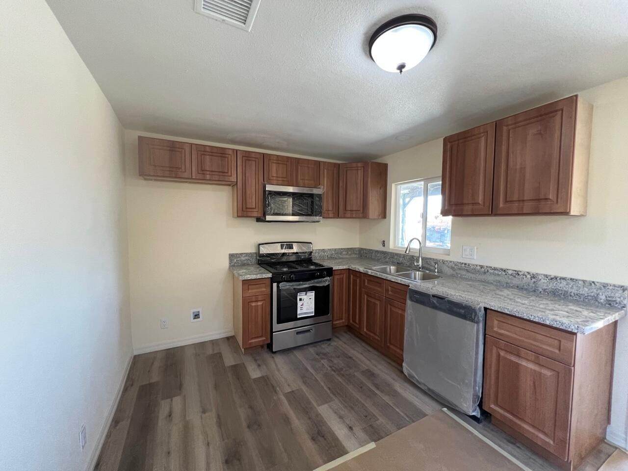 84065 Manila Avenue - Photo 1