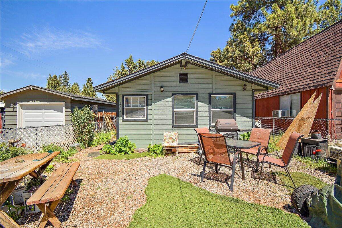 854 Norwood Lane - Photo 1