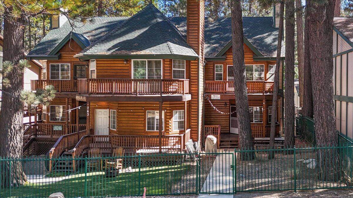 745 Summit Boulevard - Photo 1