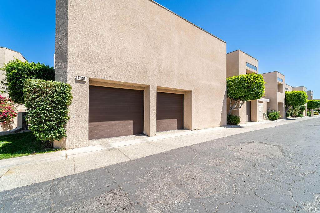 414 Village Square - Photo 1
