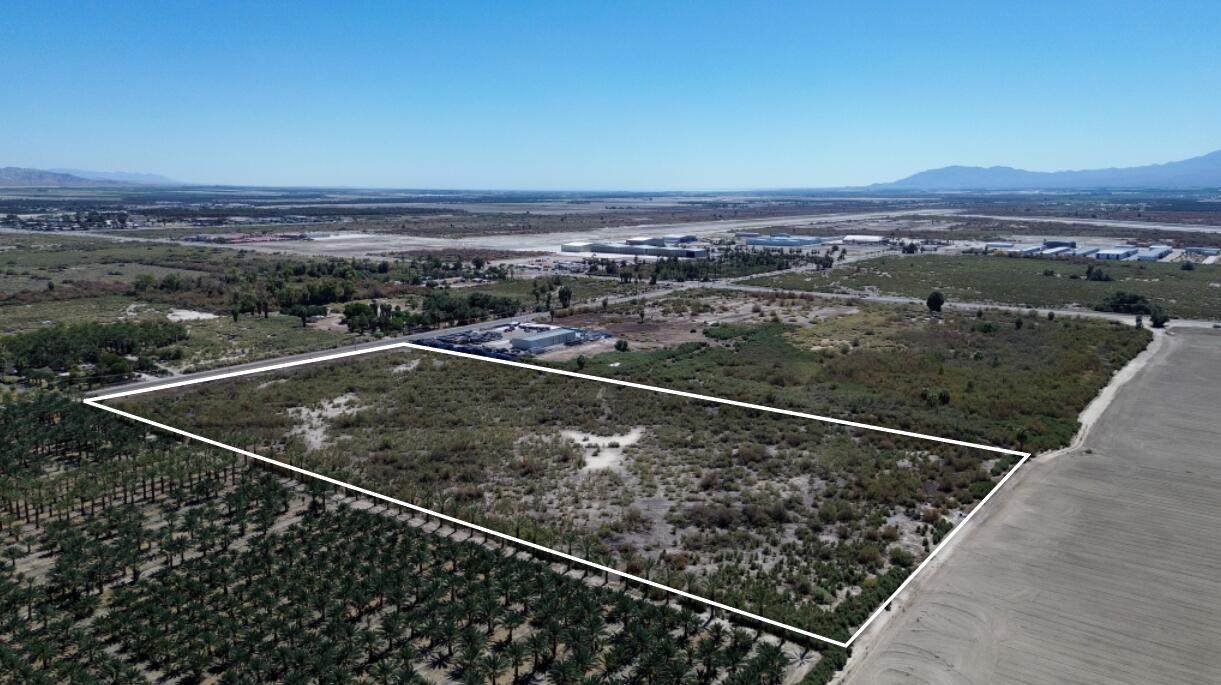 55998 Tyler Street - Photo 1