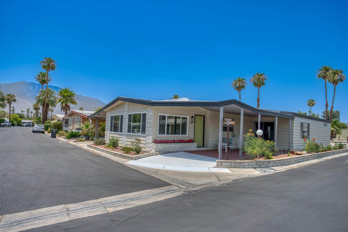 257 Laredo Drive - Photo 1