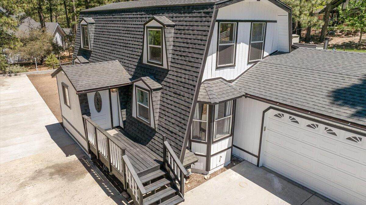 498 Division Drive - Photo 1