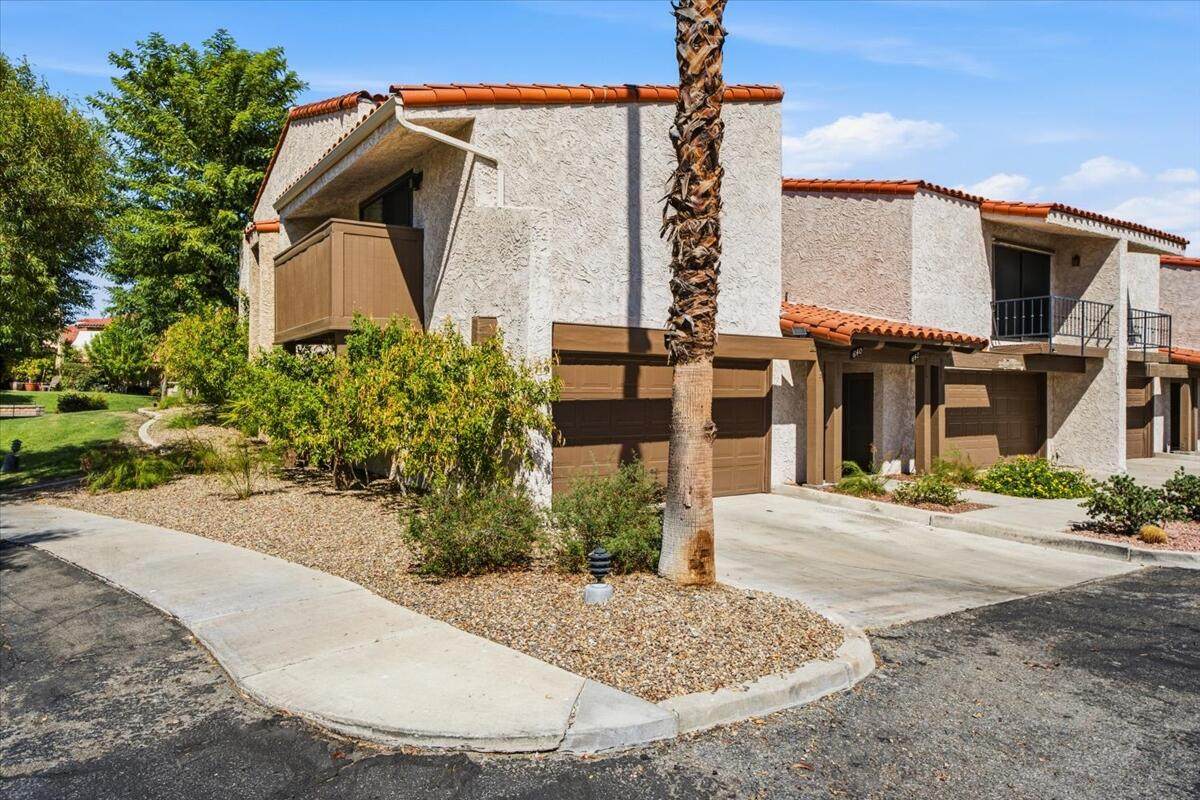 640 Calle Petunia - Photo 1