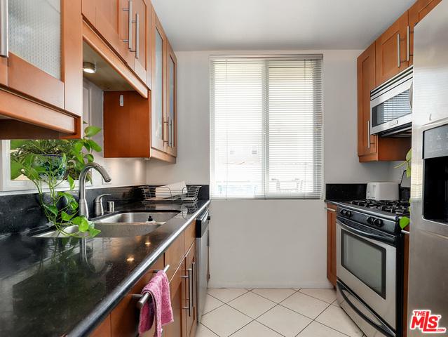 856 Van Ness Avenue - Photo 1