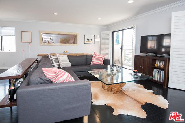 1216 Saltair Avenue - Photo 1