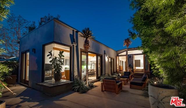 1097 Palms - Photo 1