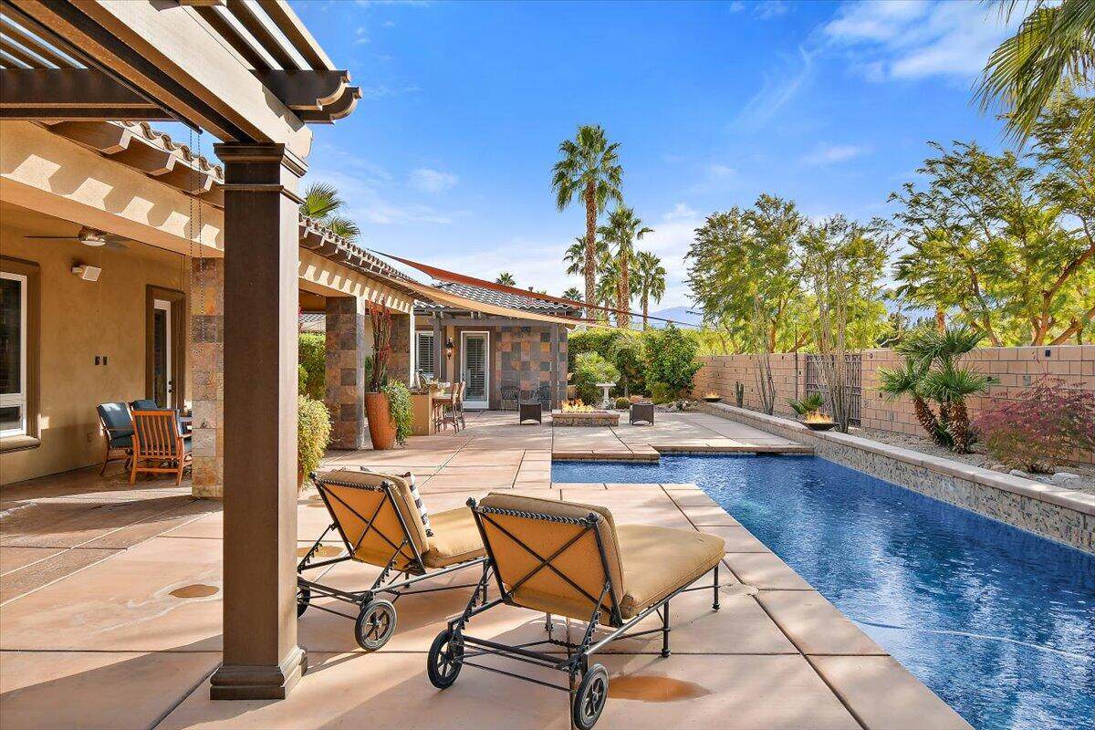 52395 Whispering Way - Photo 1