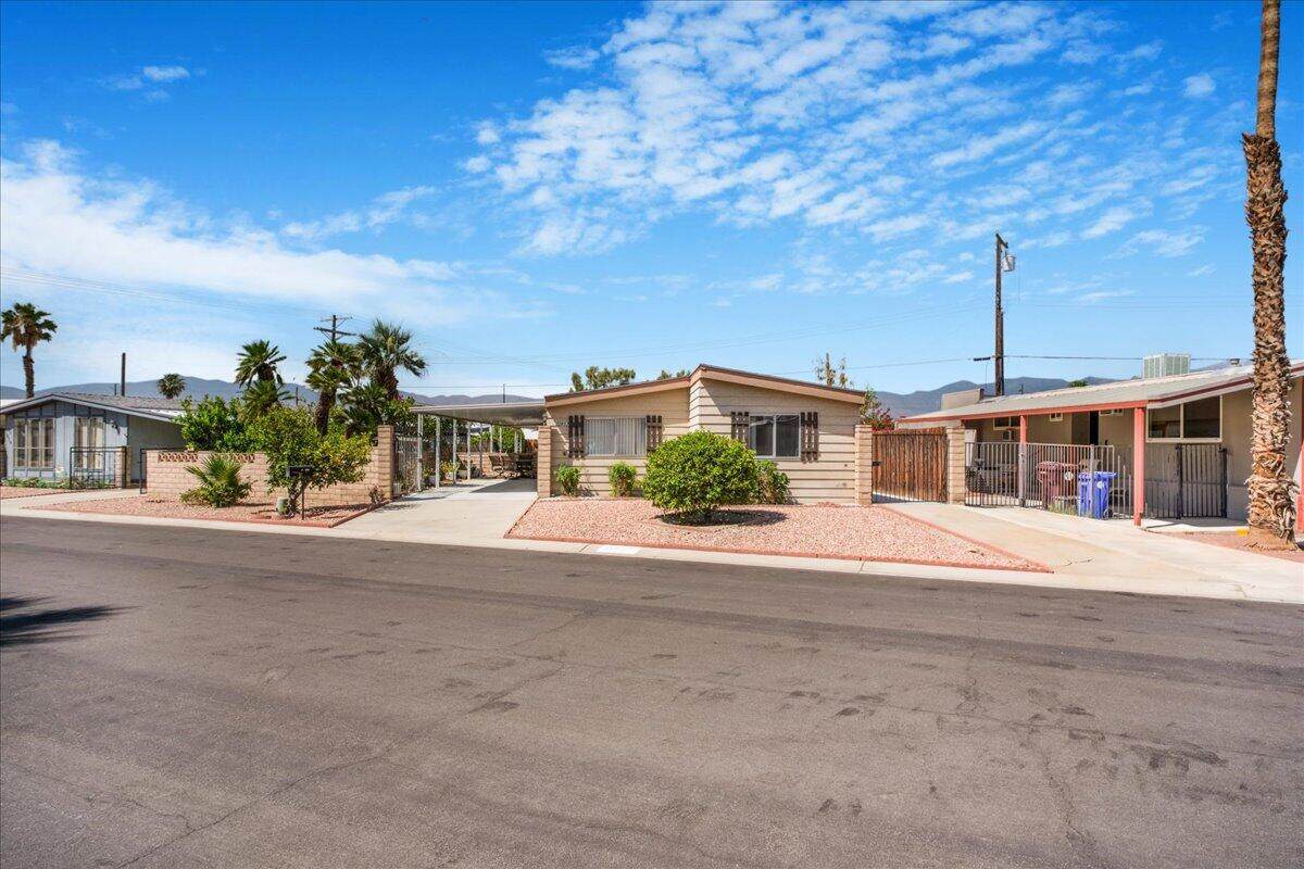 32857 Bloomfield Avenue - Photo 1