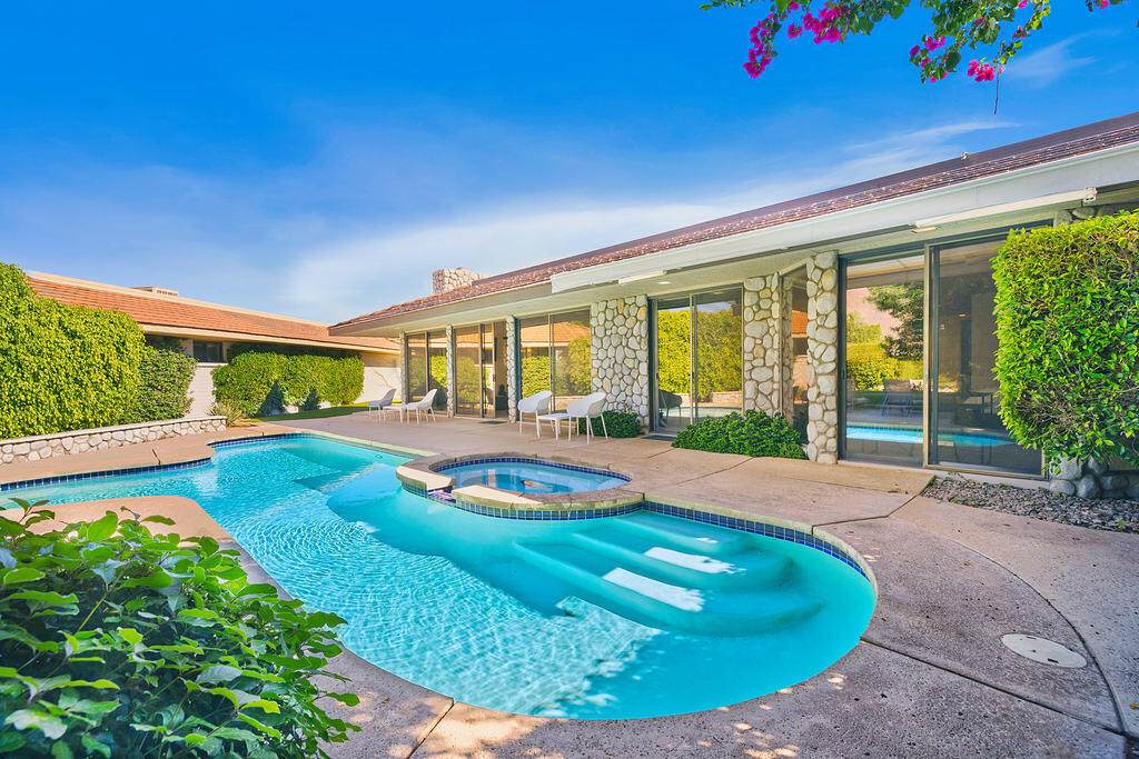 12 Sussex Court - Photo 1