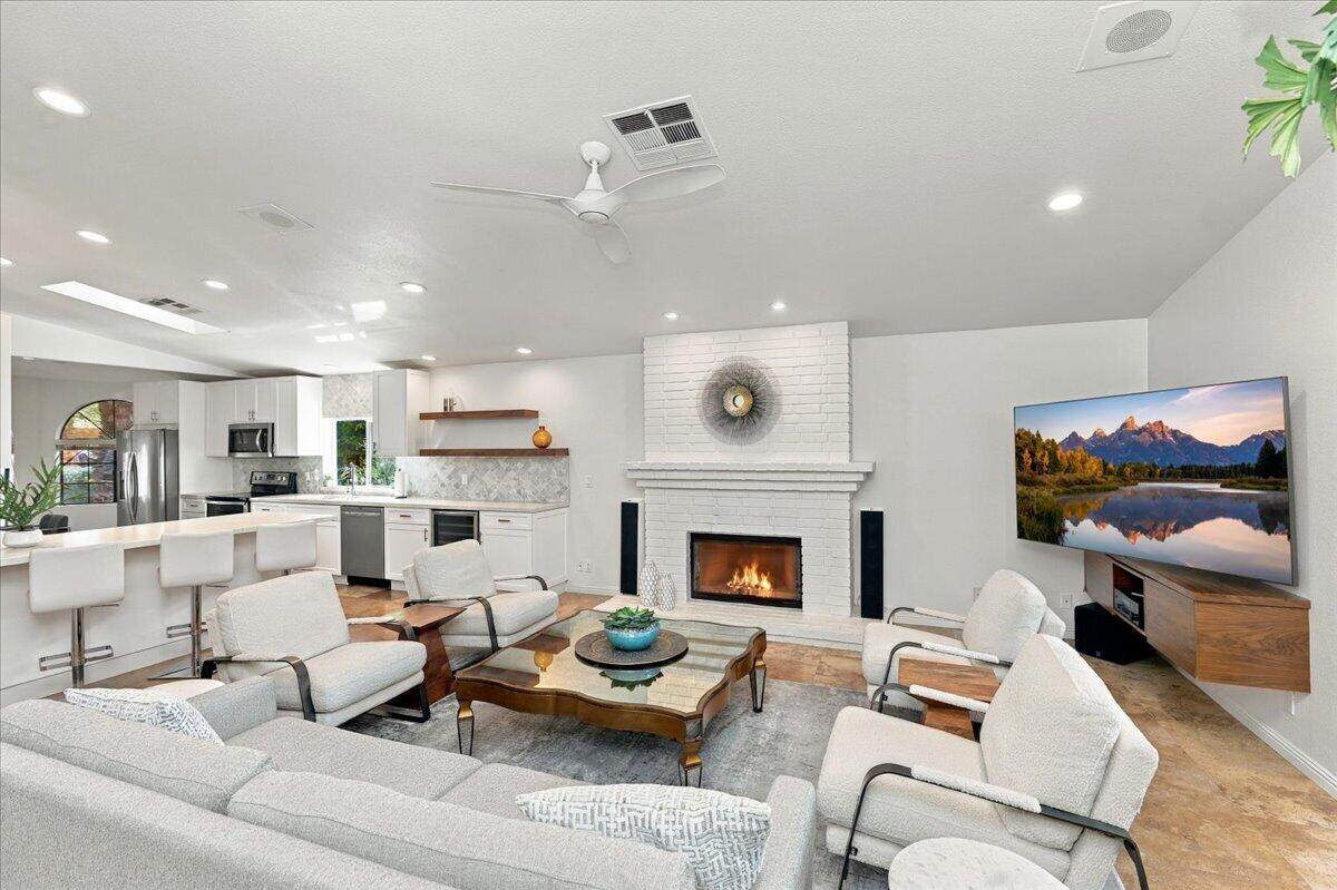 54205 Avenida Vallejo - Photo 1