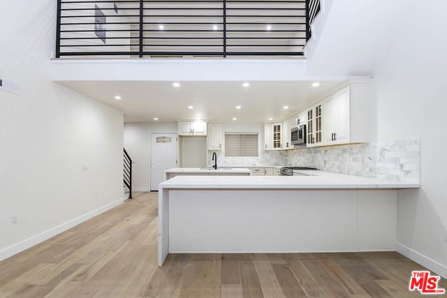 5019 Maplewood Avenue - Photo 1