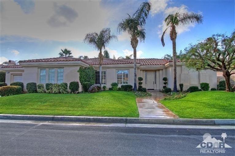 75883 Via Allegre, Indian Wells, CA 92210 (MLS #215003124) :: Brad Schmett Real Estate Group