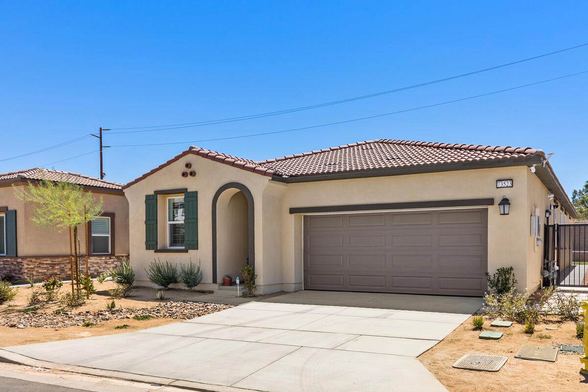 73523 Travers Street - Photo 1
