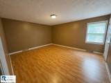 17 Lynn St - Photo 3