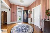 601 Henry St - Photo 4