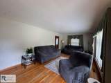 437 Lansbury Dr - Photo 4