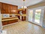 1622 Maple Dr - Photo 5