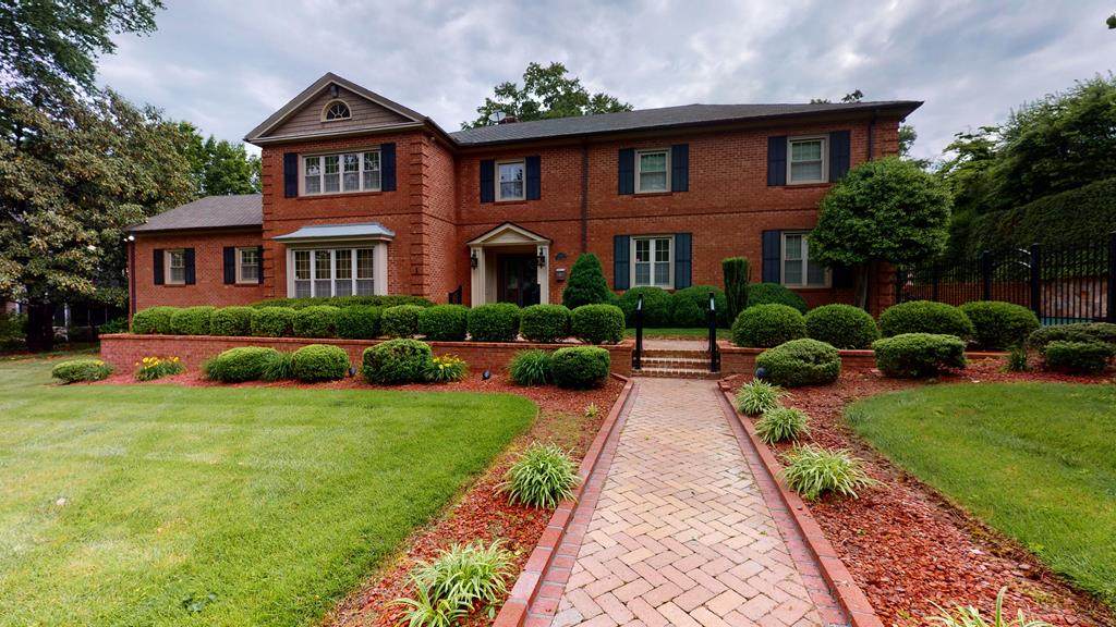 424 Maple Ln - Photo 1